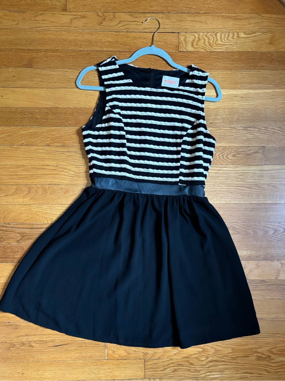 Black & White Sleeveless Dress